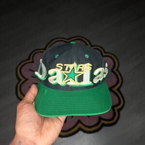Vintage 90’s Logo 7 Dallas Stars Embroidered Logo Snapback Hat OSFA Black Green